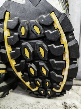 İş için koruyucu ve güvenlik botlarının ayrıntıları