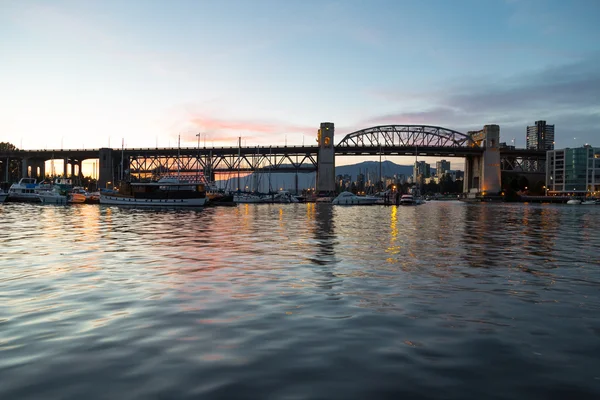 The Burrard Street Bridge Of Vancouver — ストック写真