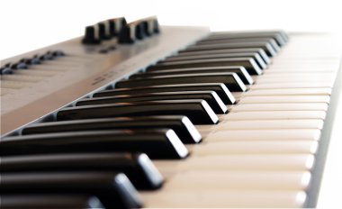 synthesizer. müzik aleti. yalıtılmış nesne üzerinde beyaz backgr
