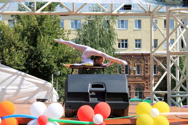 Samara, russland - 24. august 2014: eine unbekannte turnerin perfor — Stockfoto