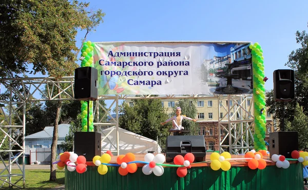 Samara, Ryssland - 24 augusti, 2014: en okänd tjej gymnast perfor — Stockfoto