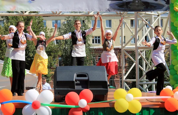 Samara, Federacja Rosyjska - 24 sierpnia 2014: spektakl muzyczny z — Zdjęcie stockowe