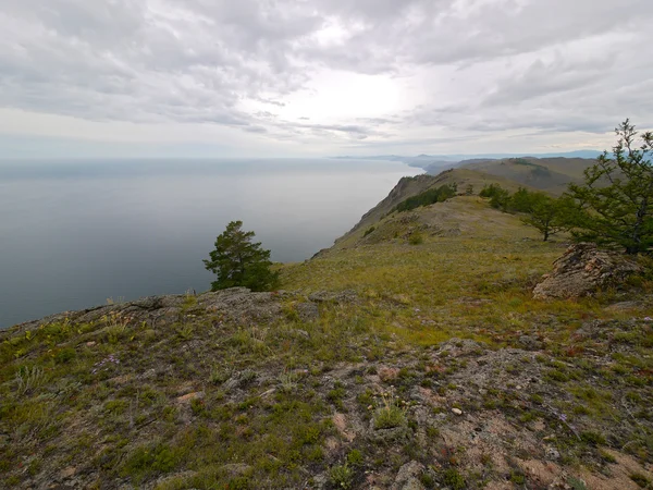 La misteriosa isola di Olkhon sul lago Baikal. Il paesaggio di — Foto Stock