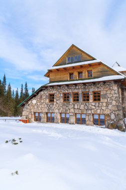 Kışın dağ sığınma