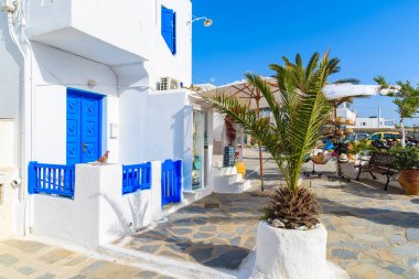 Mykonos kasabasının Mykonos, Cyclades, Yunanistan 'daki Tipik Beyaz Saray
