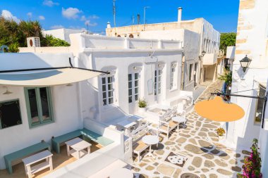 Naoussa Köyü, Paros Adası, Kiklad, Yunanistan 'da güzel bir Yunan mimarisi