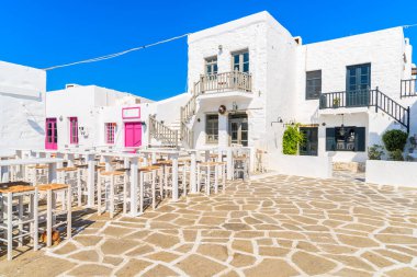 Naoussa limanı, Paros adası, Yunanistan 'da meydanı olan meydanlar