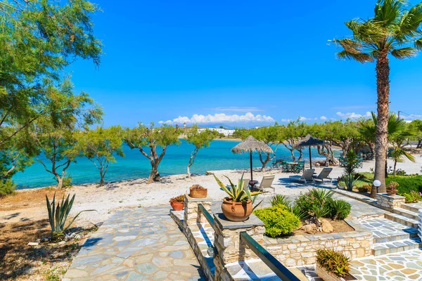 Naoussa köyü, Paros adası, Cyclades, Yunanistan 'daki sahil gezisi ve deniz manzarası