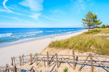 Yol Kumlu Bialogora Sahili, Baltık Denizi, Polonya
