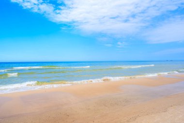 Leba sahilinde beyaz kum ve güzel deniz, Baltık Denizi, Polonya