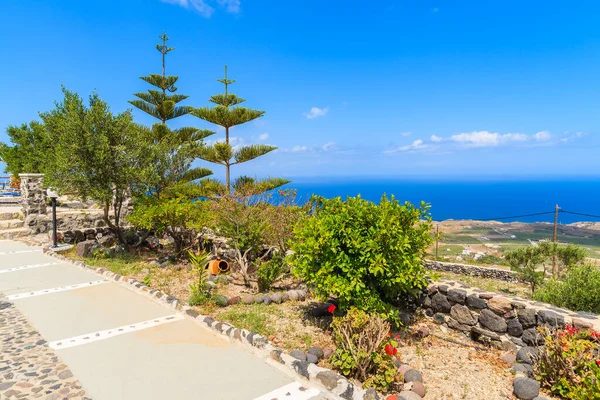 Santorini adası kıyıları ve deniz manzarası, Yunanistan