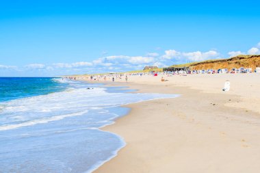 Bir kumsalda deniz dalgaları, Sylt Adası, Almanya