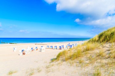 Almanya 'nın Sylt Adası' ndaki Kampen köyündeki kumulların ve kumulların manzarası