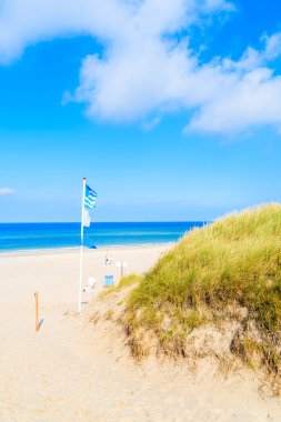 Almanya 'nın Sylt Adası' ndaki Kampen plajına giden yol