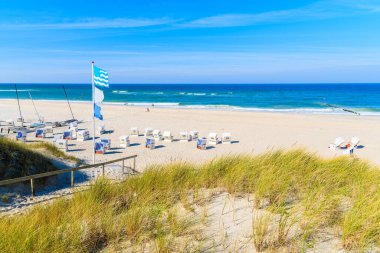 Almanya 'nın Sylt Adası, Kampen köyündeki kum tepesinden güzel bir sahil manzarası.