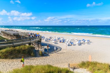 Sylt Adası, Kuzey Denizi, Almanya 'daki Kampen köyündeki güzel plaja giriş.
