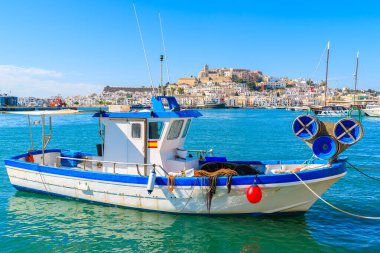 İbiza (Eivissa) İspanya 'nın İbiza adasındaki balıkçı teknesi