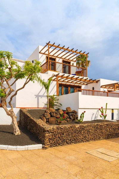 Maison typique sur l'île de Lanzarote à Playa Blanca ville — Photo