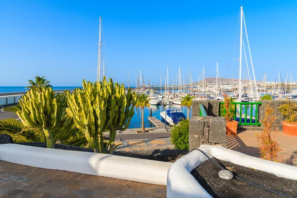 Vista del puerto deportivo Rubicón con yates — Foto de Stock