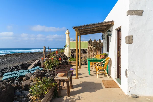 Typical Canarian house for tourists on El Golfo beach — Stock Photo, Image