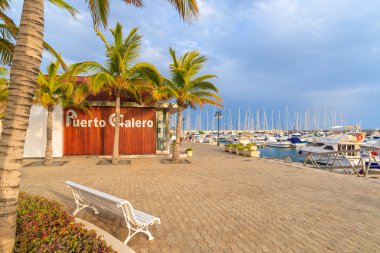 public promenade in Puerto Calero port