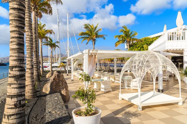 Luxury restaurant terrace in Puerto Calero marina — Stockfoto