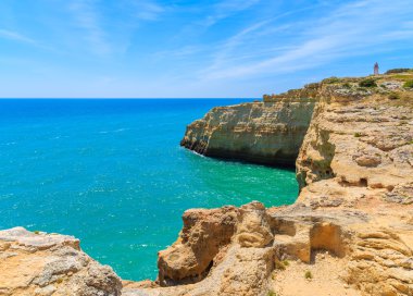 Uçurum üstüne bina deniz feneri