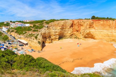 Benagil kumsala görünümünü