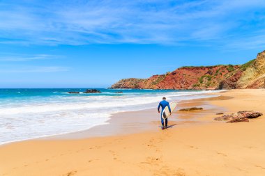 Praia olarak sörfçünün Amado beach yapmak