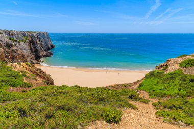 Güzel defne ve kumlu plaj, Praia do Beliche