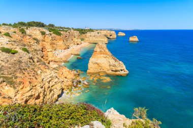 Bir görünümü Marinha Beach