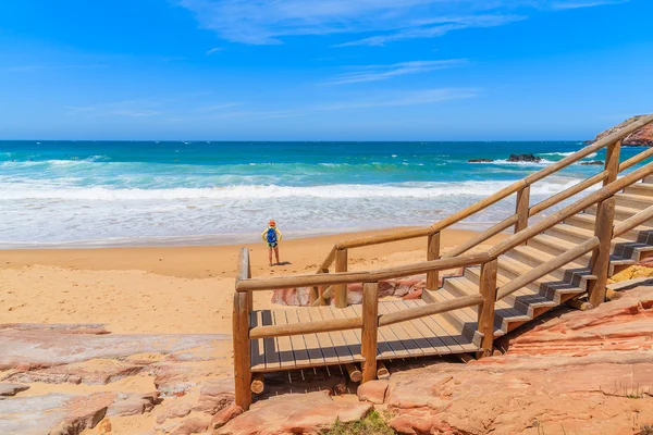 Διάβαση πεζών στην Praia κάνει Amado παραλία — Φωτογραφία Αρχείου