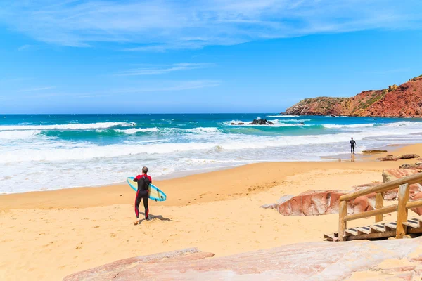 Σέρφερ στην Praia κάνει Amado παραλία — Φωτογραφία Αρχείου
