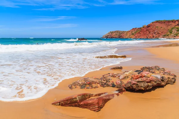 Piedra en la playa Praia do Amado — Foto de Stock