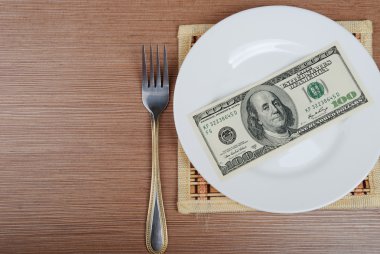 Amerikan Doları bize para beyaz plaka üzerinde