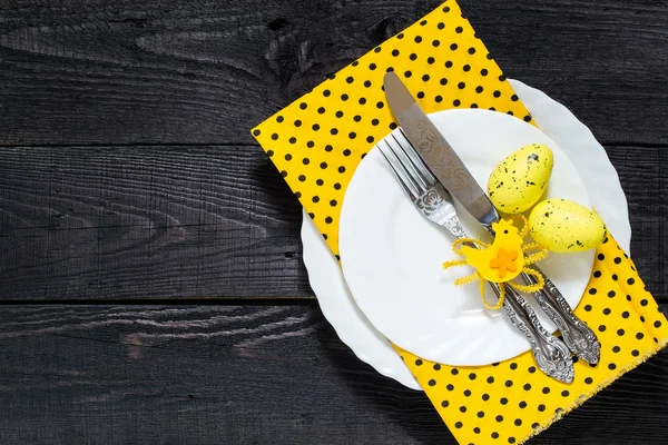 Cenário festivo da mesa de Páscoa — Fotografia de Stock