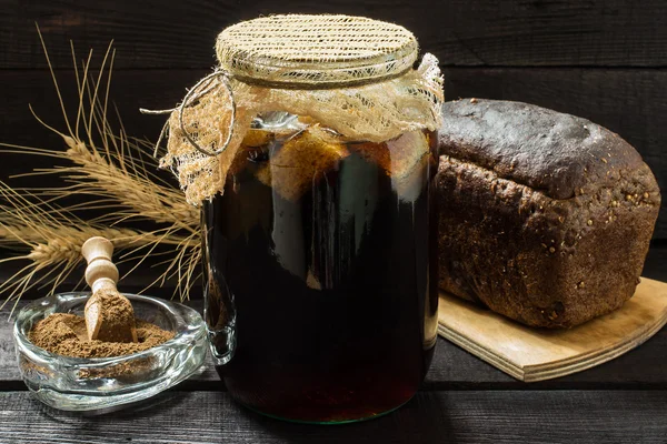 Bebida russa tradicional kvass — Fotografia de Stock