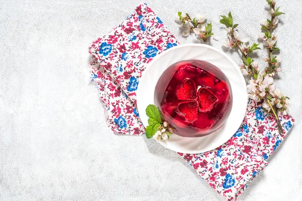 체리 젤리와 벚꽃 가지 — 스톡 사진