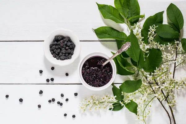 Třešně (Prunus padus)) — Stock fotografie