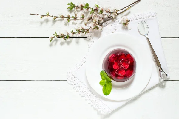 체리 젤리와 벚꽃 가지 — 스톡 사진
