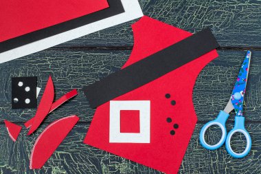 Şenlikli bir dekorasyon ceket Noel Baba şeklinde oluşturma