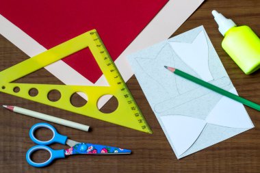 Dekorasyon Noel için Noel Baba şeklinde bir yay yapma