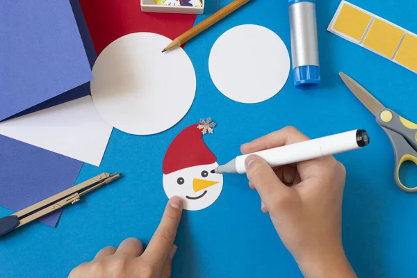 Κάνοντας Χριστουγεννιάτικη Κάρτα Ογκώδη Χιονάνθρωπο Πρωτότυπο Έργο Για Παιδιά Diy — Φωτογραφία Αρχείου