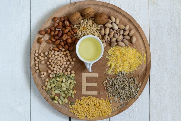 Foods with vitamin E — Stock Photo, Image