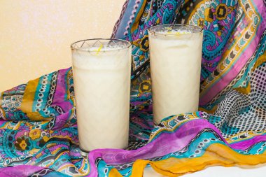 Hint Ulusal içki lassi yoğurt ve baharatlar ile 