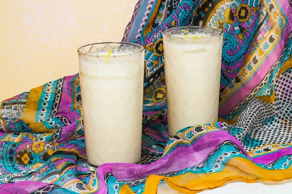 Bebida nacional india lassi con yogur y especias — Foto de Stock