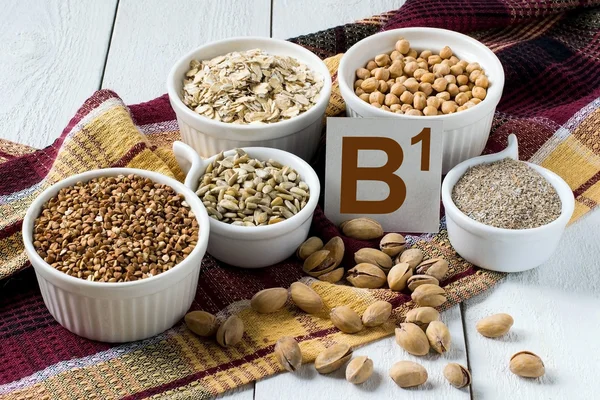 Alimentos ricos em vitamina B1 — Fotografia de Stock