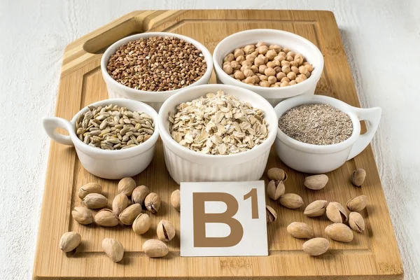 Foods containing vitamin B1 — 图库照片