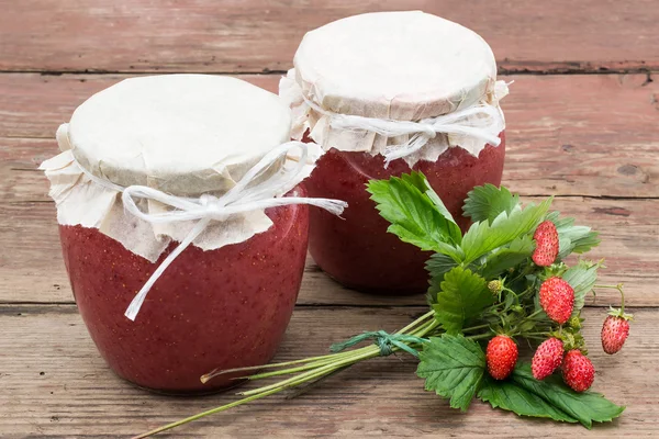 Fresh puree of wild strawberries with sugar — 스톡 사진