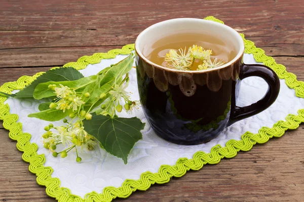 Té curativo con flor de lima — Foto de Stock